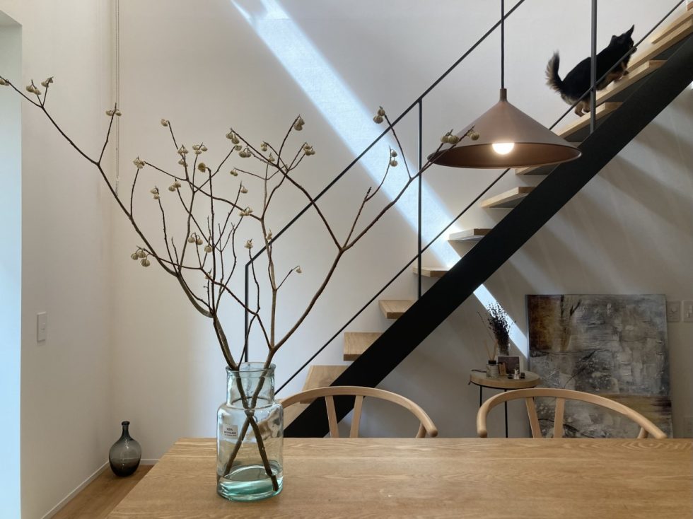香枦園の家　美しいスチール階段